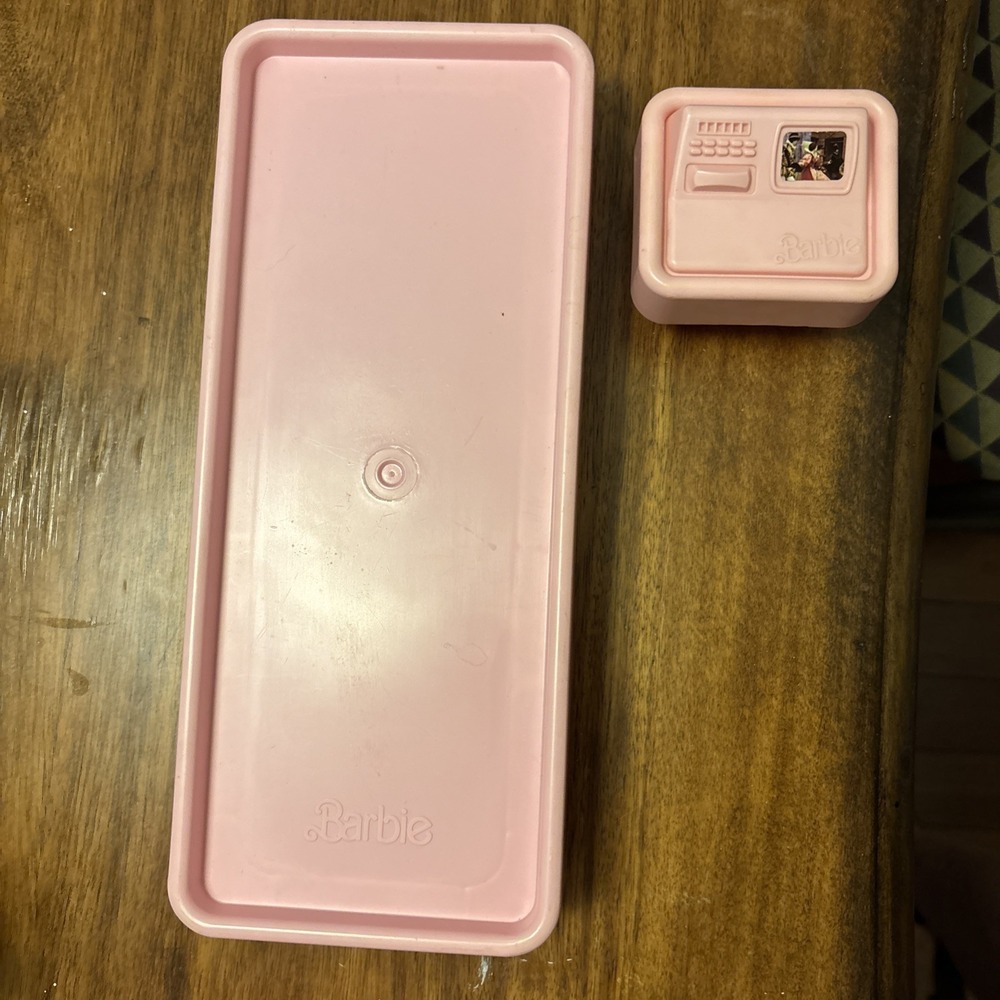 Vintage 1977 Barbie Dream House Replacement Bedroom Platform Bed & side table